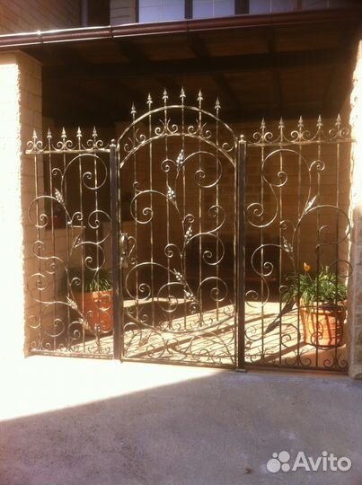 Кованые двери калитки
