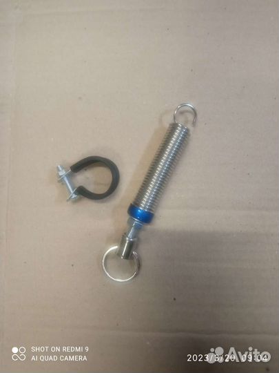 Пружина открывания багажника