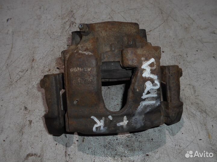 Суппорт передний Mercedes Benz W211