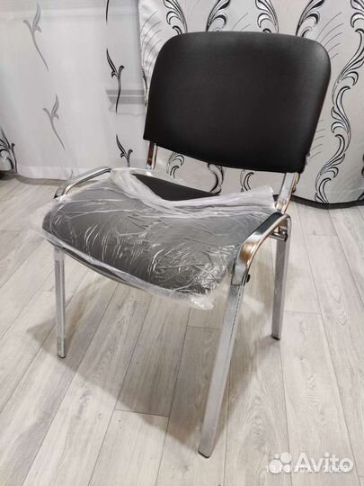 Офисный стул изо новый