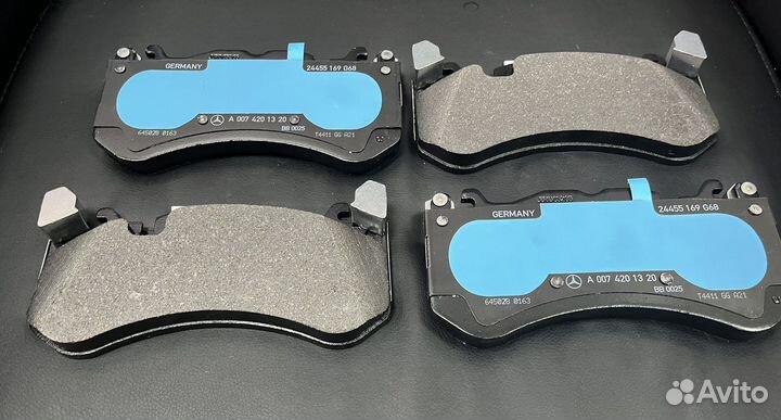 Тормозные колодки передние A0084202020 Mercedes