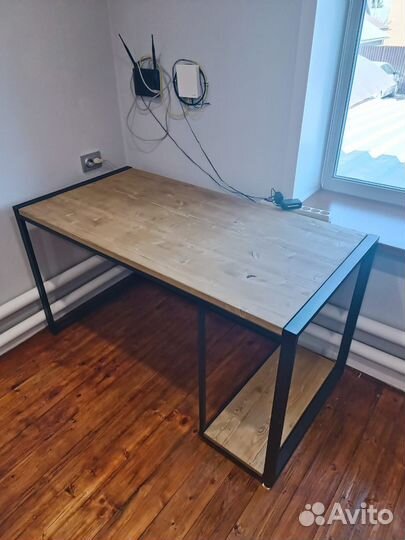 Компьютерный стол в стиле лофт