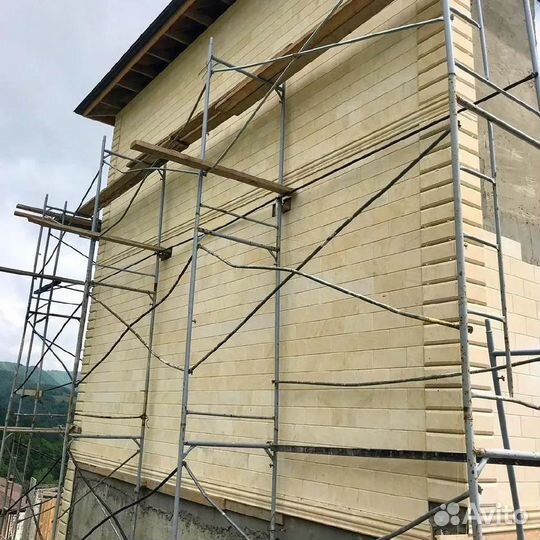 Облицовка фасадов дагестанским камнем