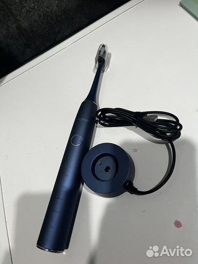 Зубная щетка