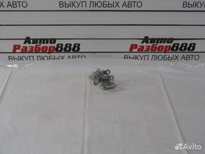 Петля двери задней правой Renault Duster F4RE410