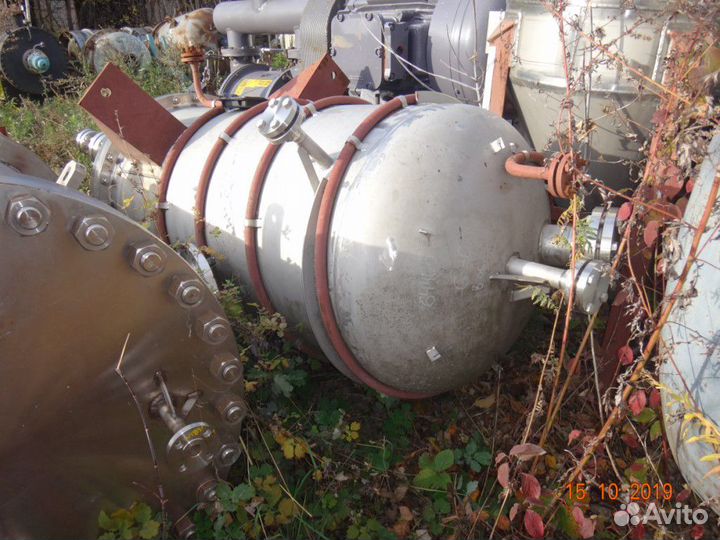 Аппарат с двухленточно-винтовой мешалкой