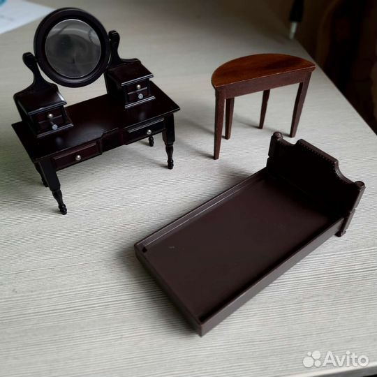 Мебель для кукольного домика