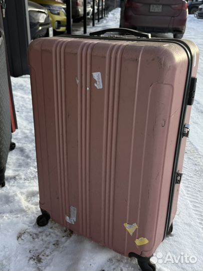 Продам чемодан