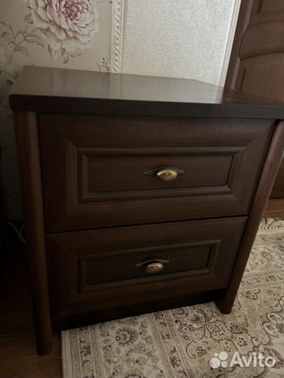 Тумба прикроватная