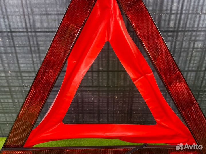 Знак аварийной остановки Audi Allroad C5 BES 2004