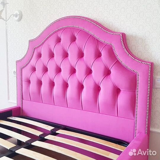 Кровать двухспальная с подьемным механизмом