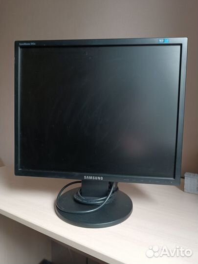 Монитор Samsung SyncMaster 943N