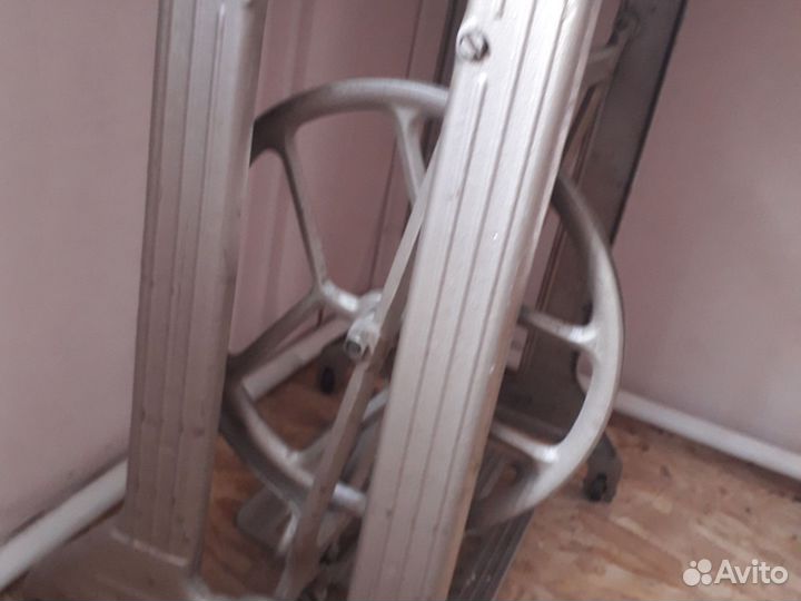 Станина от швейной машинки