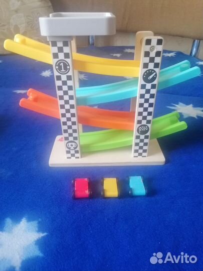 Трек с 3 машинками