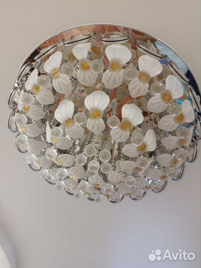 Продам люстру