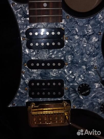 Электрогитара +комбоусилитель и педаль