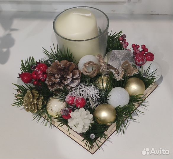 Праздничный подсвечник со свечой