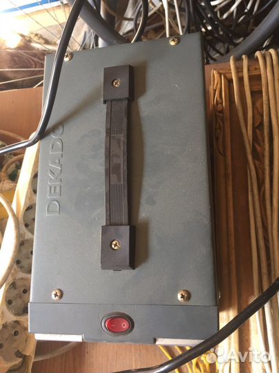 Автоматически стабилизатор Напряжение