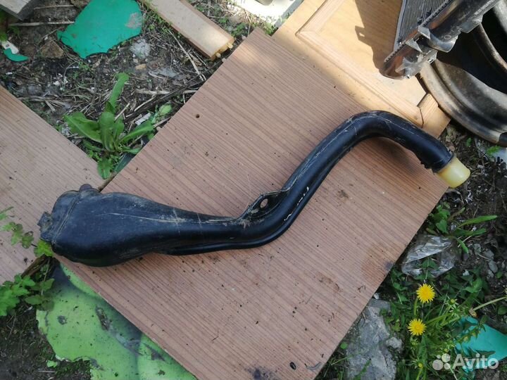 Заливная горловина бензобака Рено Меган 2