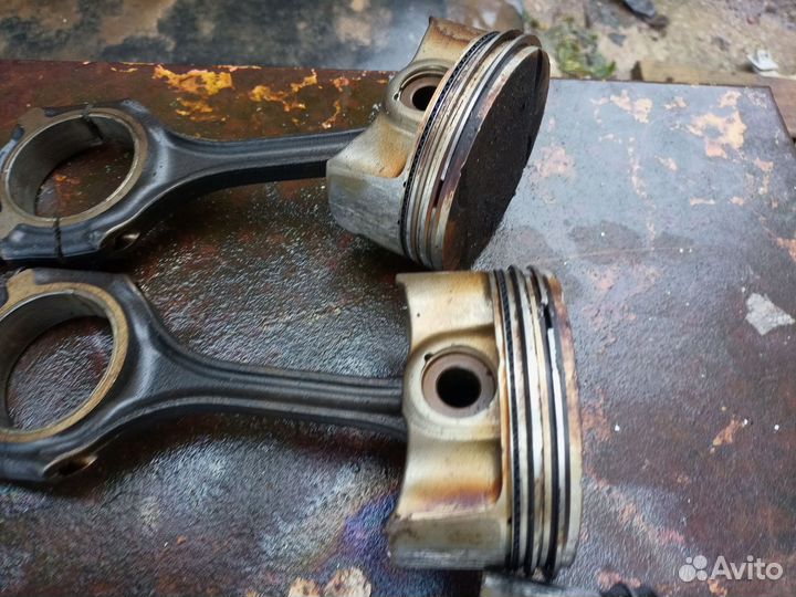 Поршень Mercedes-Benz W164 M-Klasse (Ml) ML 350