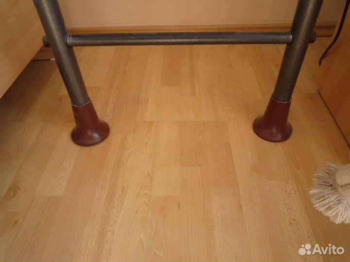 Пристенная шведская стенка