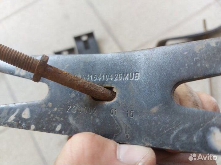 Крепление аккумулятора Mercedes Atego 818 дизель