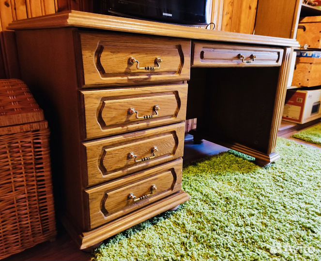 Стол письменный