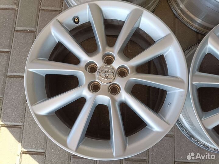 Оригинал Toyota r-17 (5x100) 4 шт. как новые