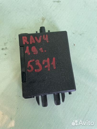 Блок иммобилайзера toyota rav4 xa50