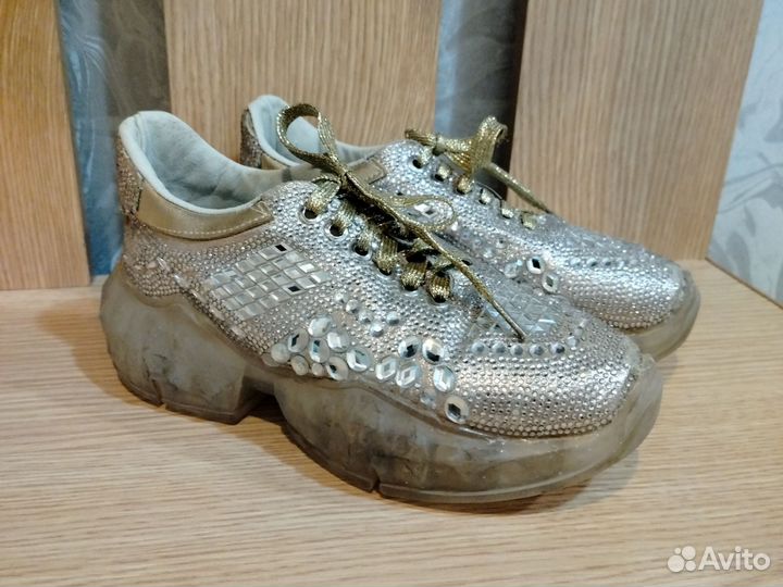 Кроссовки женские