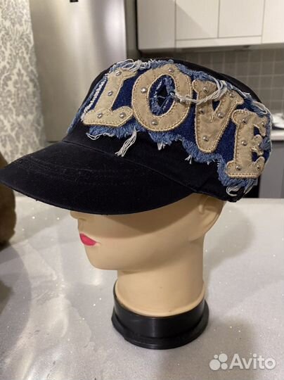 Кепки женские новые