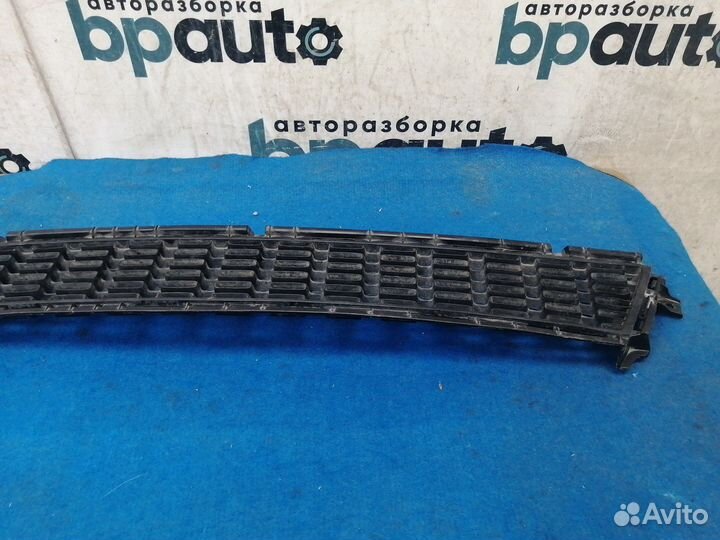 Решетка переднего бампера 86560-A2600 Kia ceed