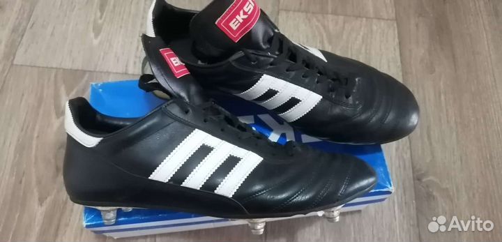 Футбольные бутсы