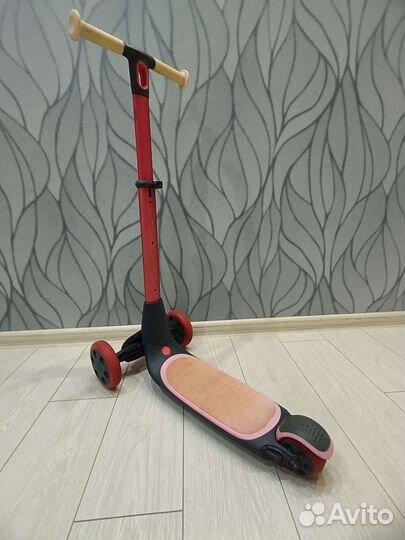 Премиум самокат Y Glider Nua, LED-подсветка