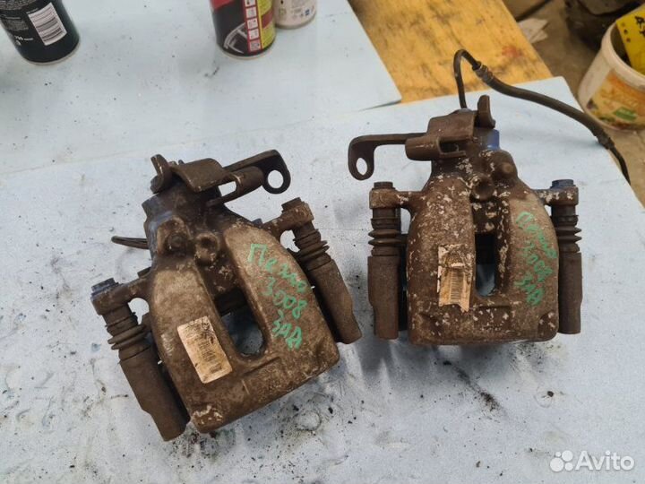 Суппорт тормозной задний Peugeot 3008 2012