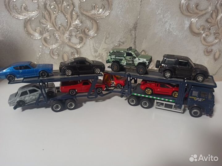 Грузовики Мерседес и Скания