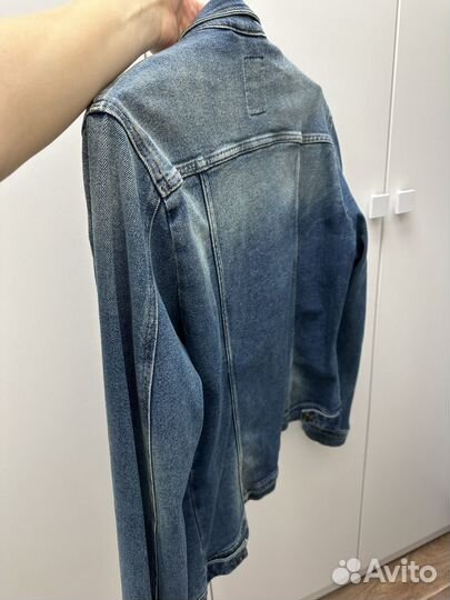 Джинсовая куртка
