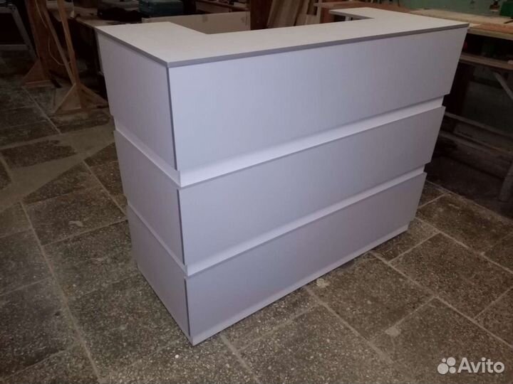 Стойка ресепшн П-образная, новая