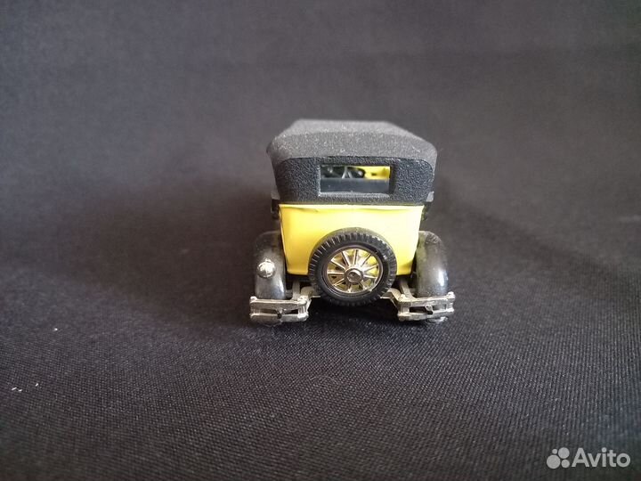 Модель машина Газ-А 1:43 СССР