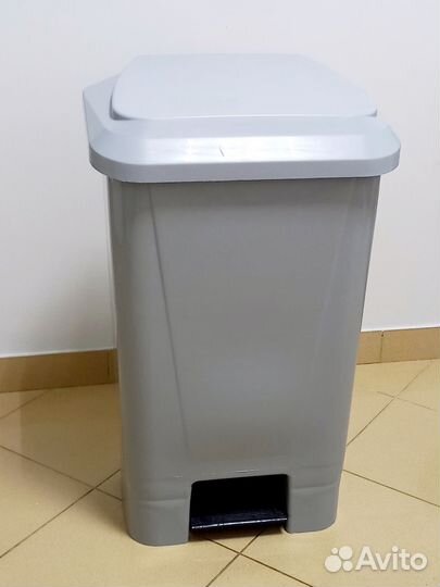 Мусорный контейнер 60 литров новый