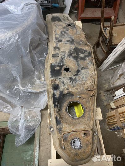 Бензобак на mitsubishi pajero 4 бу