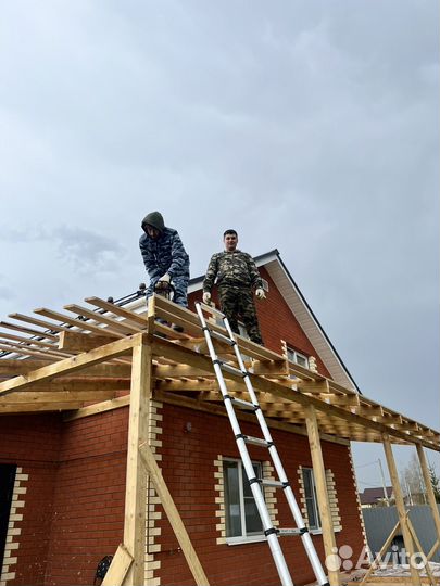 Бригада строителей