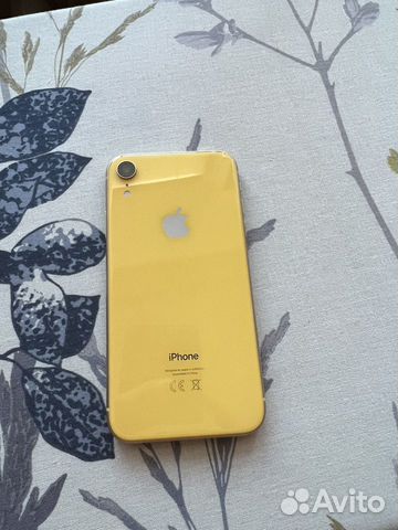 iPhone XR yellow 64 Гб