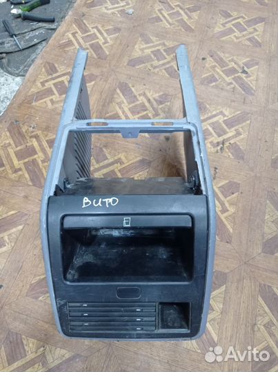 Консоль центральная Мерседес Вито 638