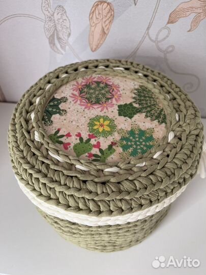 Корзина с крышкой