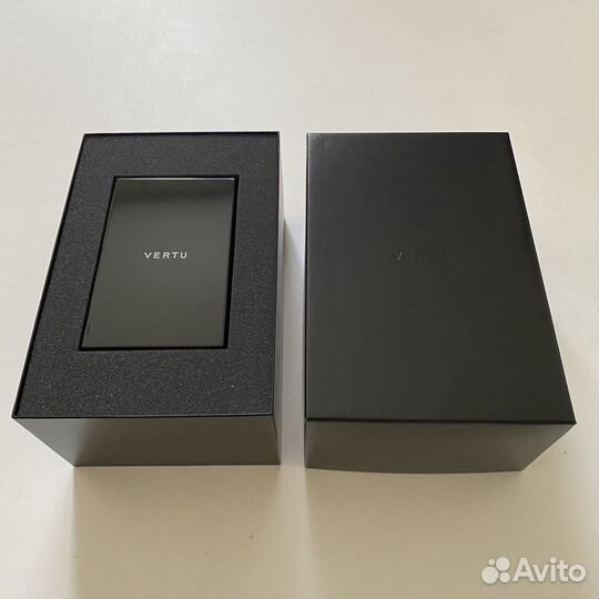Оригинальная коробка для сотового телефона Vertu