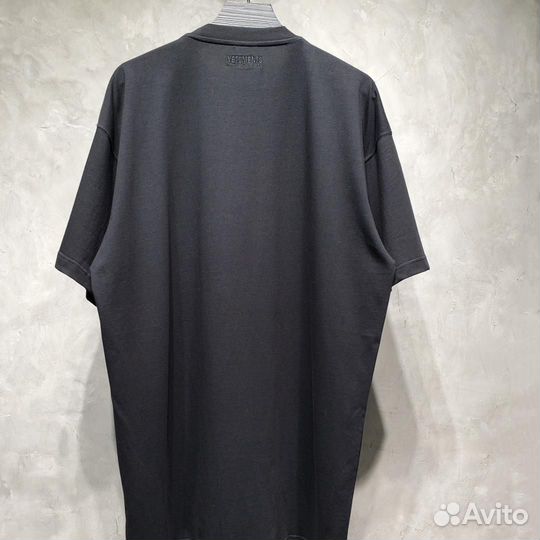 Женская футболка Vetements