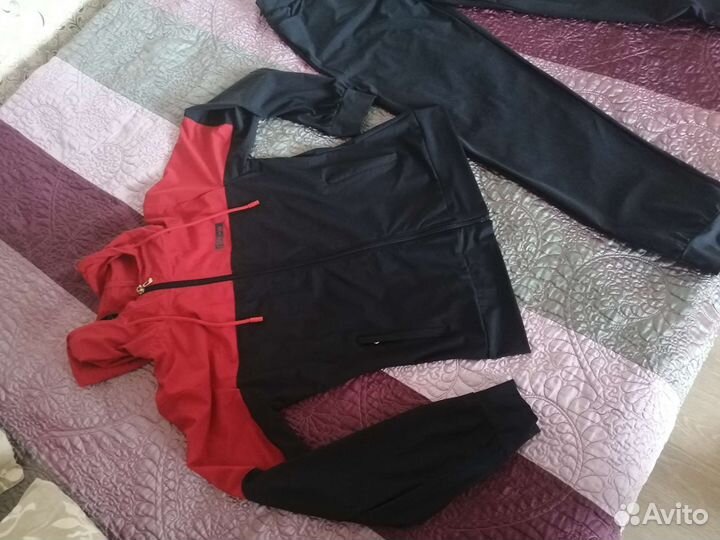 Спортивный костюм женский