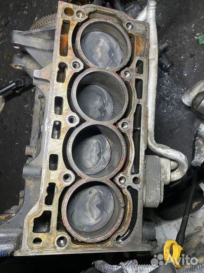 Коленвал с поршневой группой и блоком. Volkswagen