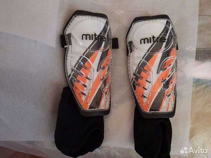 Футбольные щитки